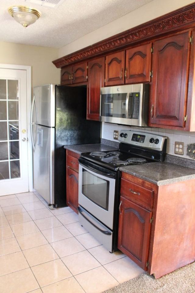 313 Sw 72nd St - Photo 6 of 23