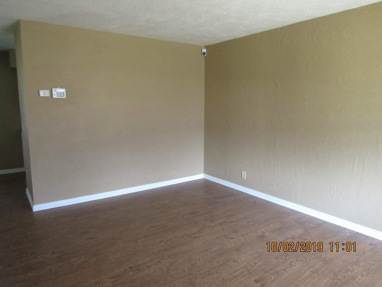 2208 Nw 46th St - Photo 2 of 15