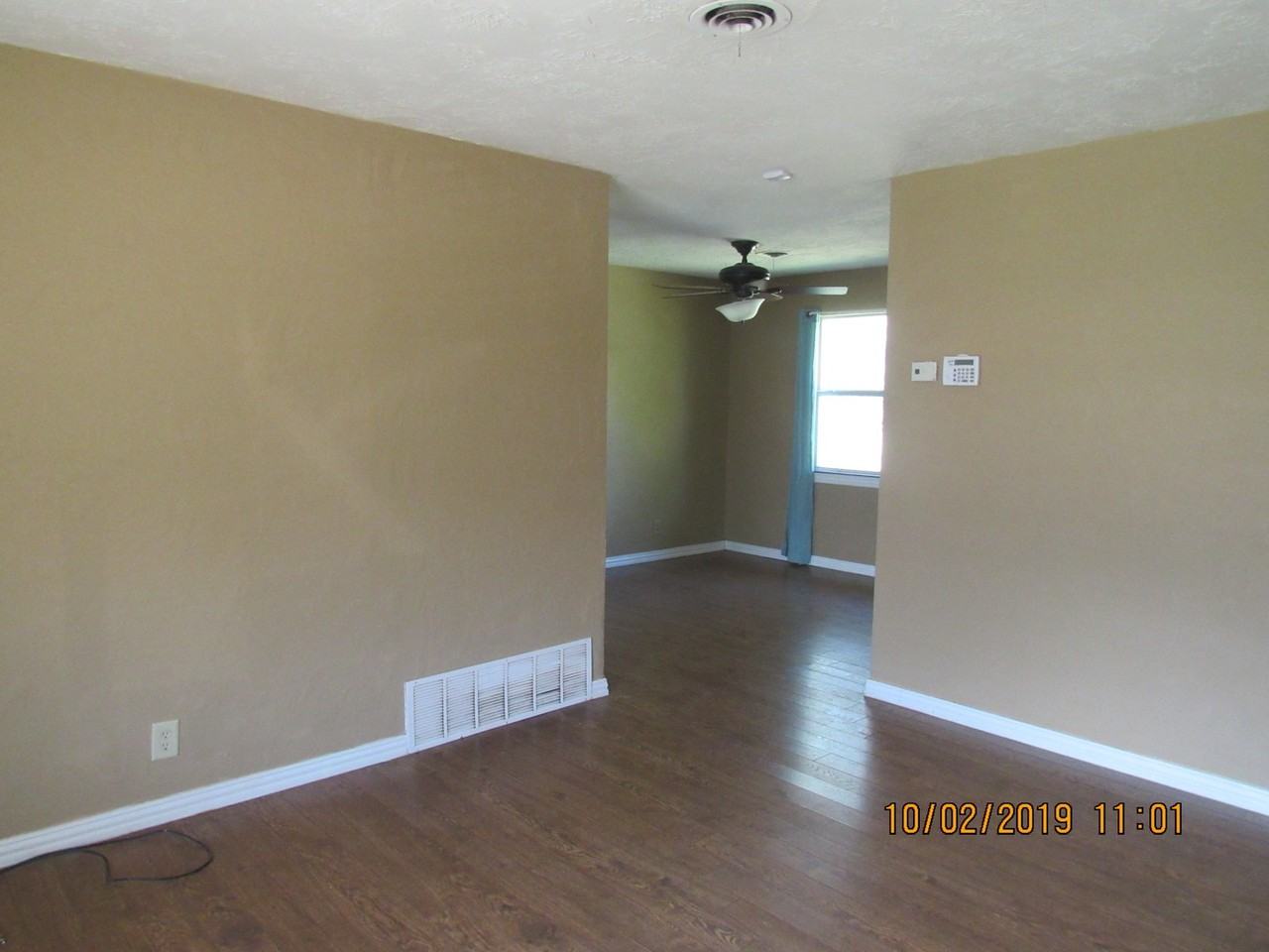 2208 Nw 46th St - Photo 3 of 15