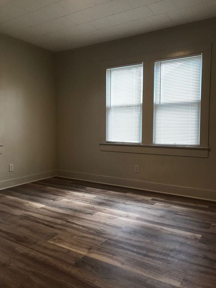812 General Mouton Ave - Photo 4 of 17