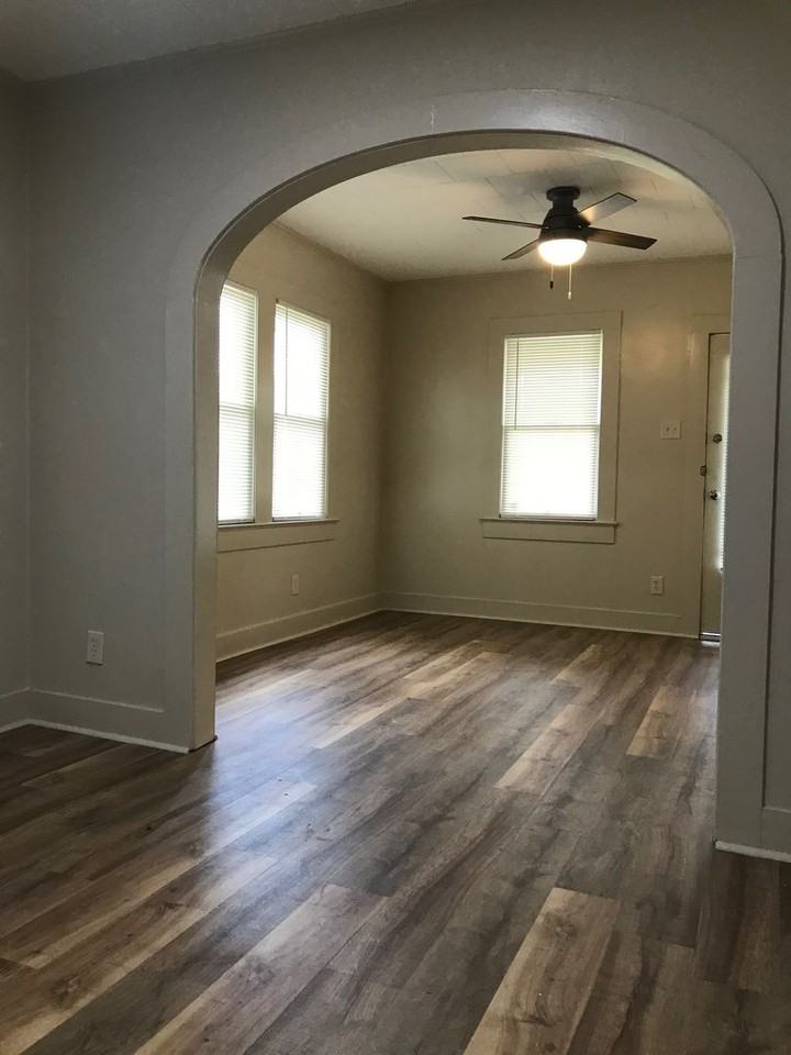 812 General Mouton Ave - Photo 3 of 17