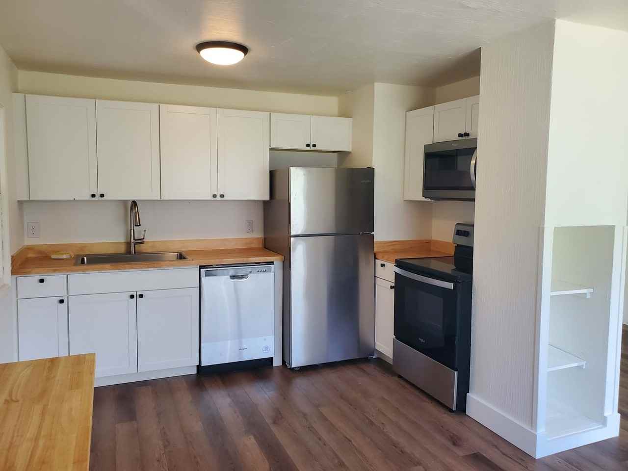 122 Acorn St - Photo 3 of 17