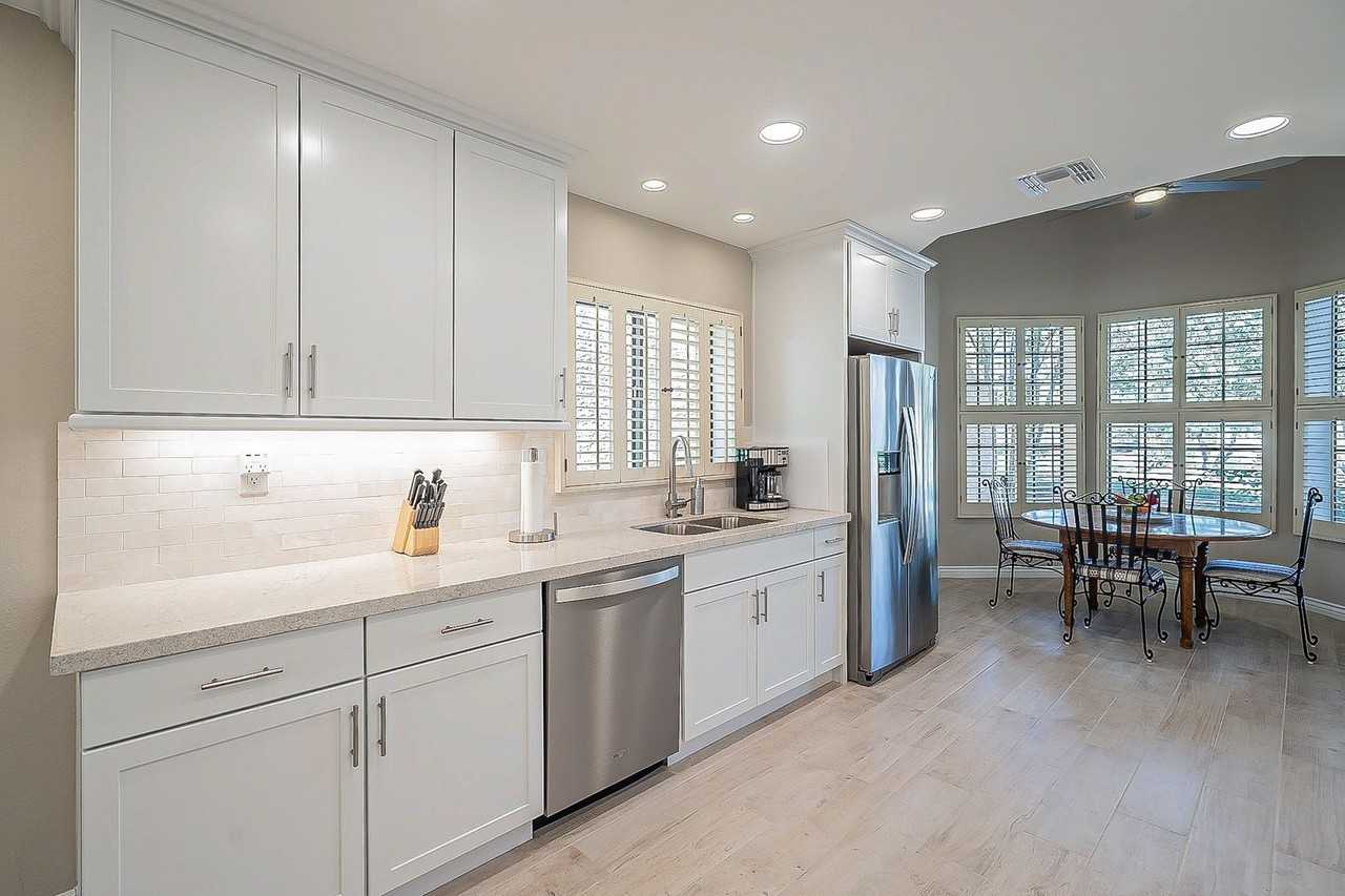 10527 E Fanfol Ln - Photo 5 of 50