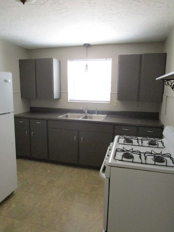 311 1/2 E Oklahoma Ave - Photo 7 of 16