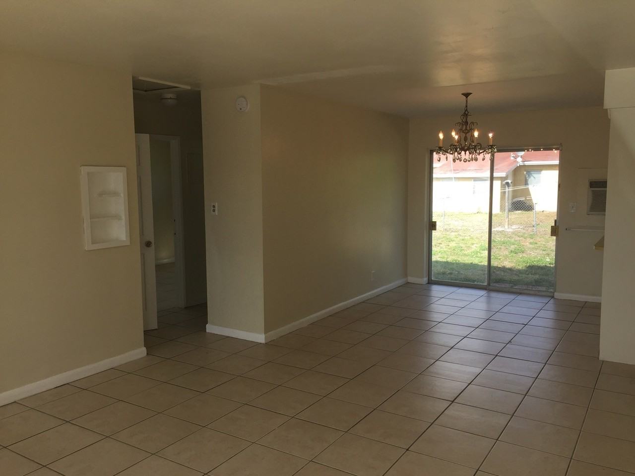 1811 Nw 27th Ave - Photo 3 of 13
