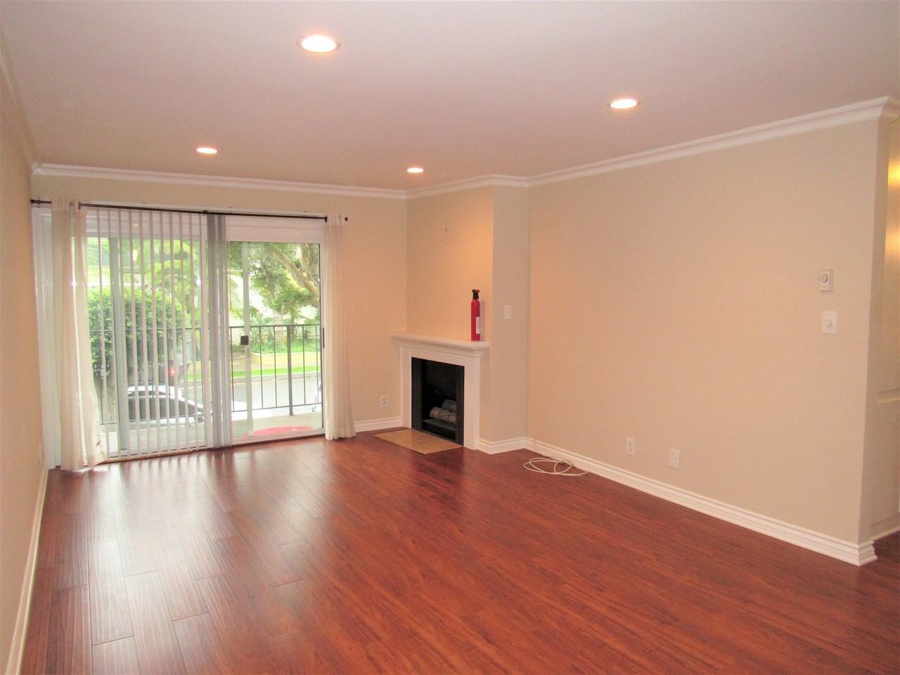 8163 Redlands St #5 - Photo 5 of 20