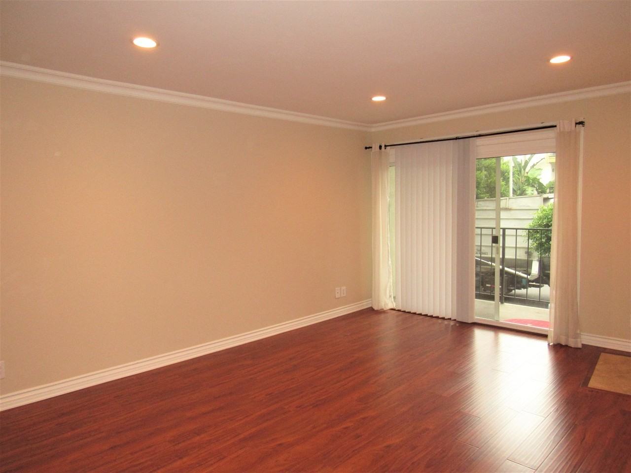 8163 Redlands St #5 - Photo 6 of 20