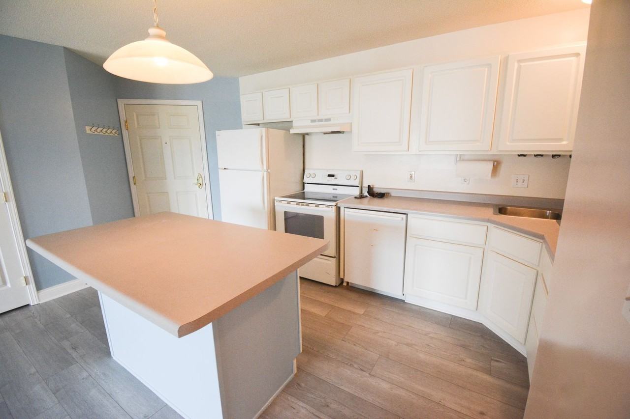 2094 11th Ave Se #D - Photo 4 of 11