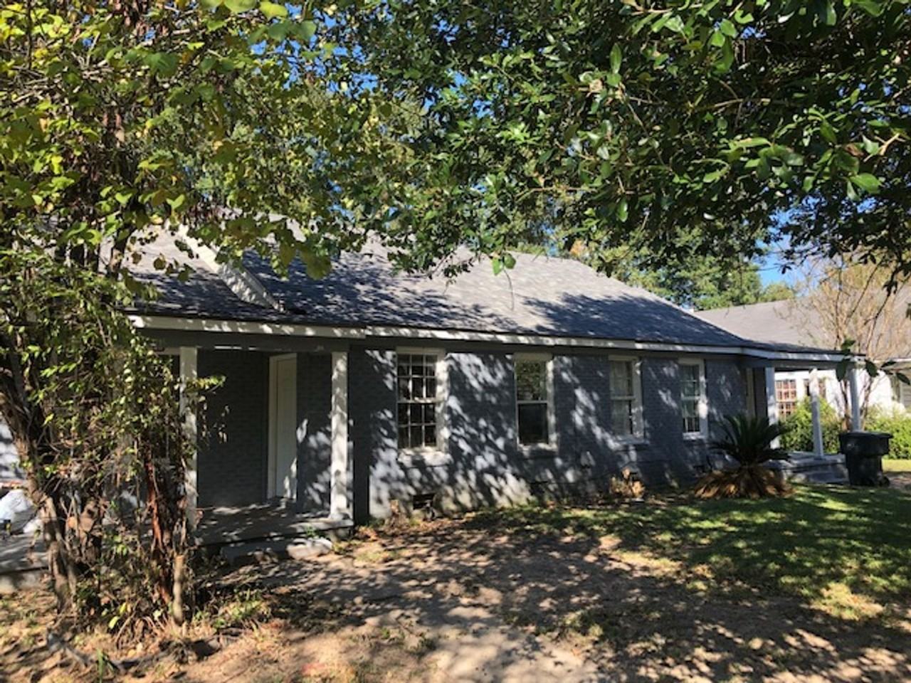 104 E Merrick St - Photo 2 of 12