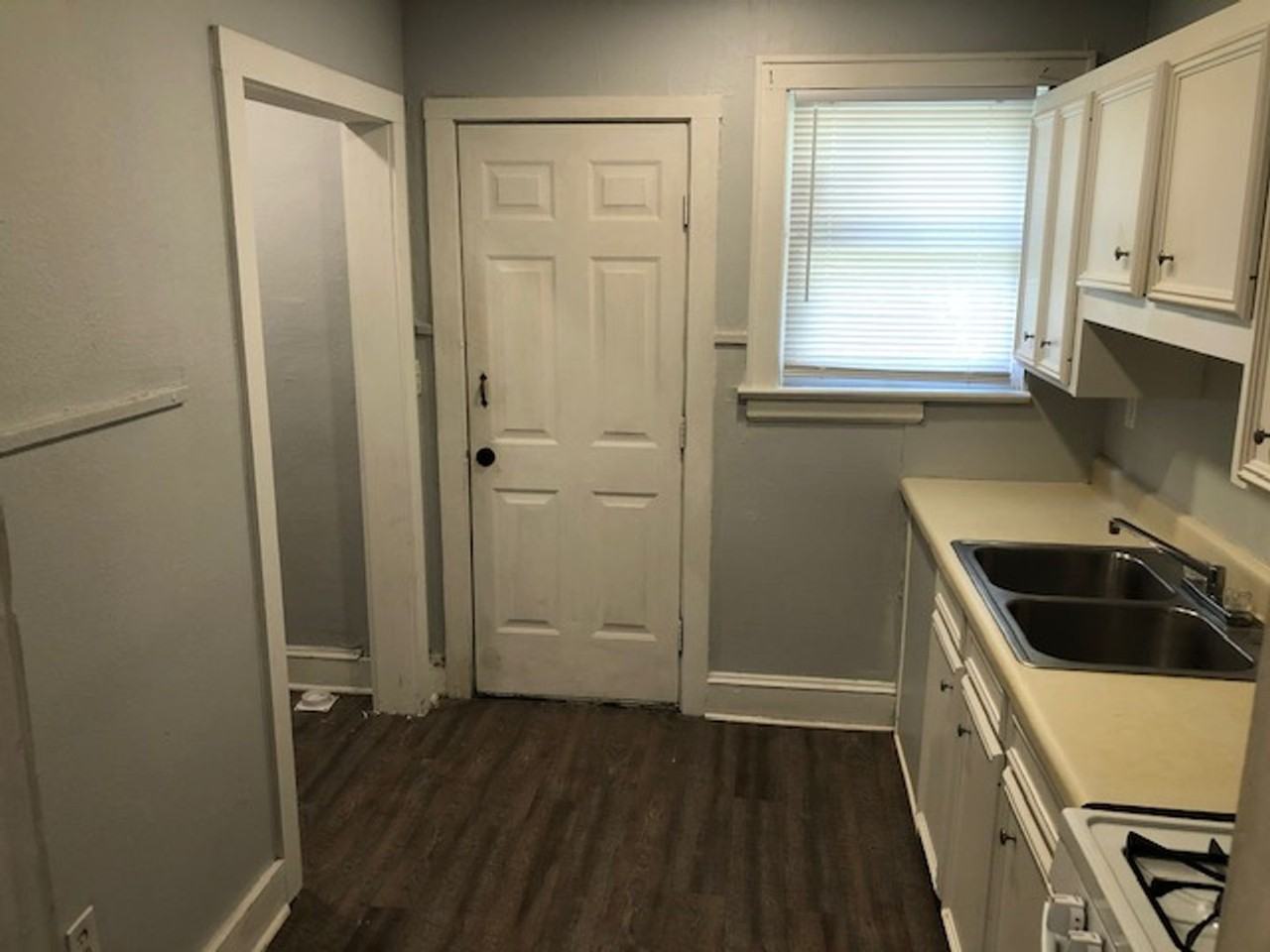 104 E Merrick St - Photo 7 of 12