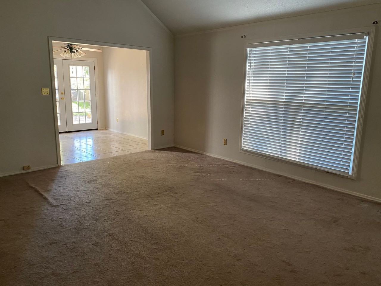 1408 Preston Ct - Photo 3 of 18