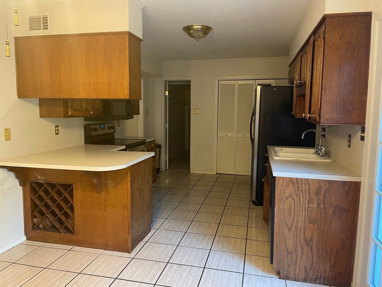 1408 Preston Ct - Photo 4 of 18