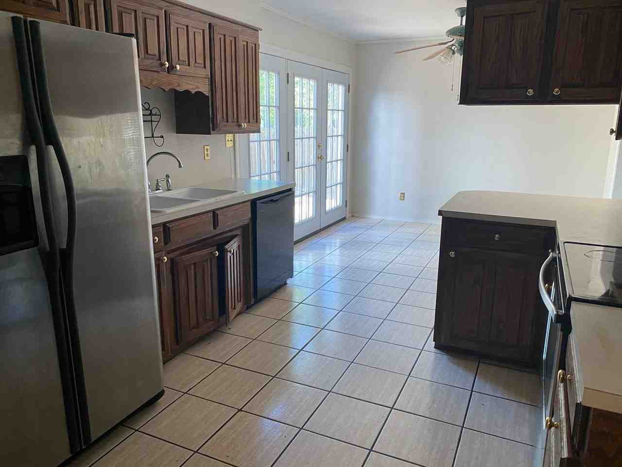 1408 Preston Ct - Photo 5 of 18