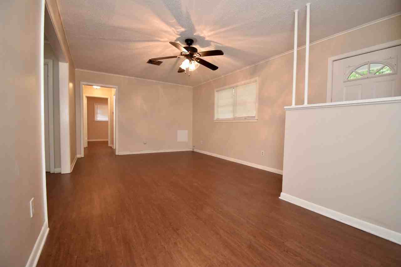 1902 Lexington St - Photo 3 of 13