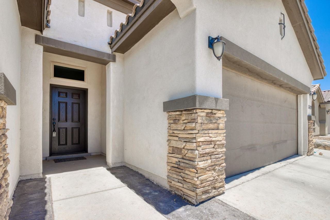 13429 Plumpton Rd - Photo 3 of 36