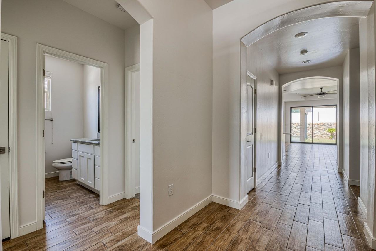 13429 Plumpton Rd - Photo 7 of 36