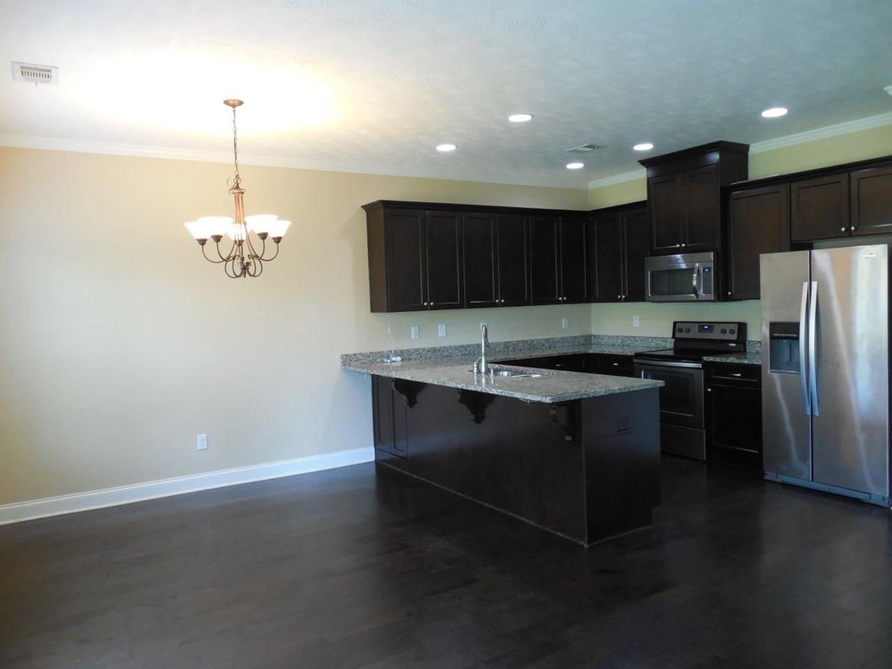 487 Brantley Cove Cir - Photo 2 of 14