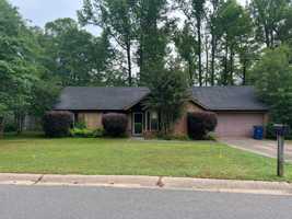 featured image of 127 Rolling Oaks Dr
