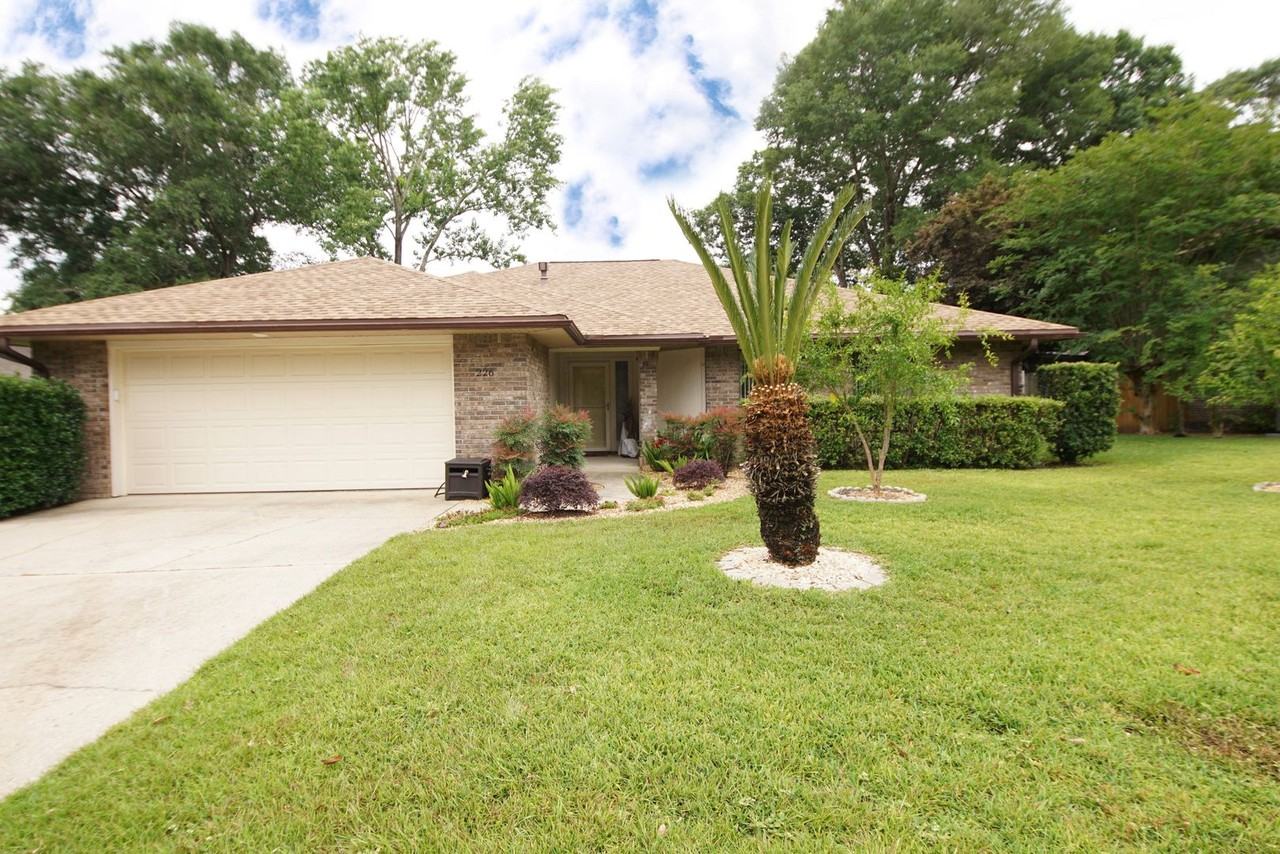 226 Hillside Dr - Photo 2 of 29