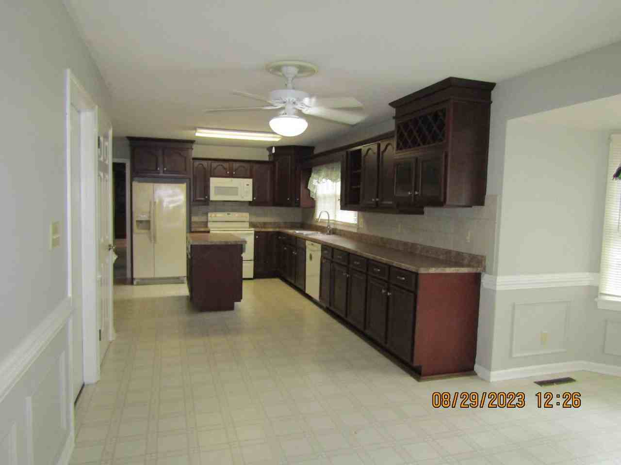 948 Timberlake Dr - Photo 6 of 21