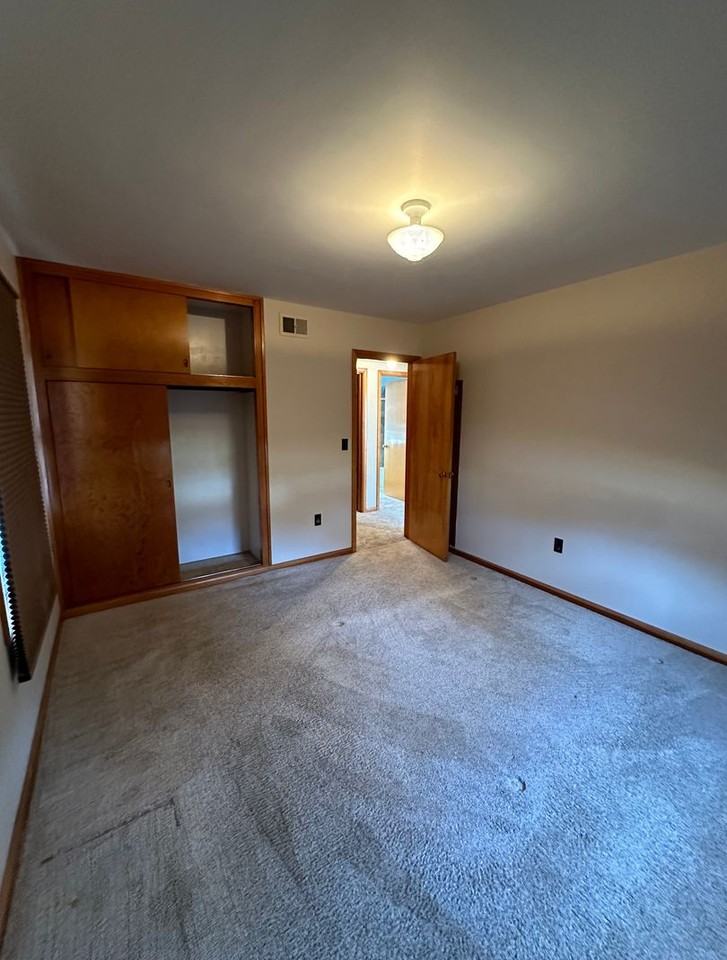 1323 Hoyt St - Photo 7 of 15