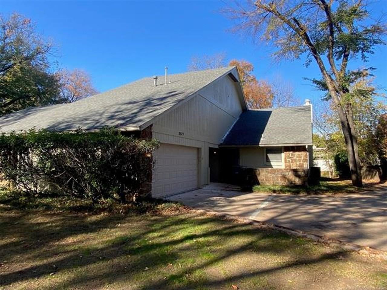 2519 E 74th Pl - Photo 2 of 23