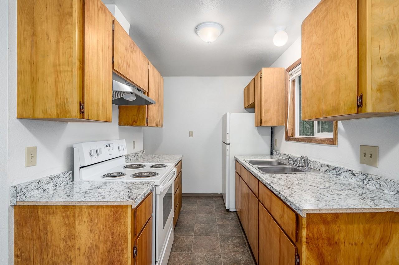 The Edgebrook - Photo 2 of 17