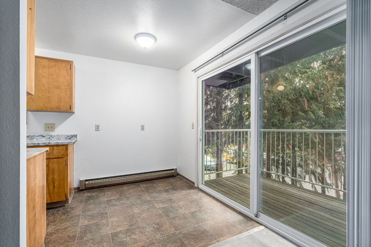 The Edgebrook - Photo 3 of 17