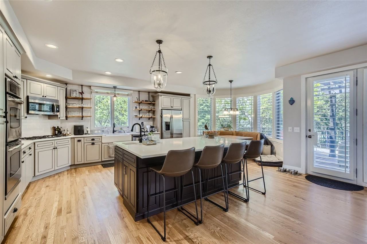 7215 Spring Creek Cir - Photo 2 of 28