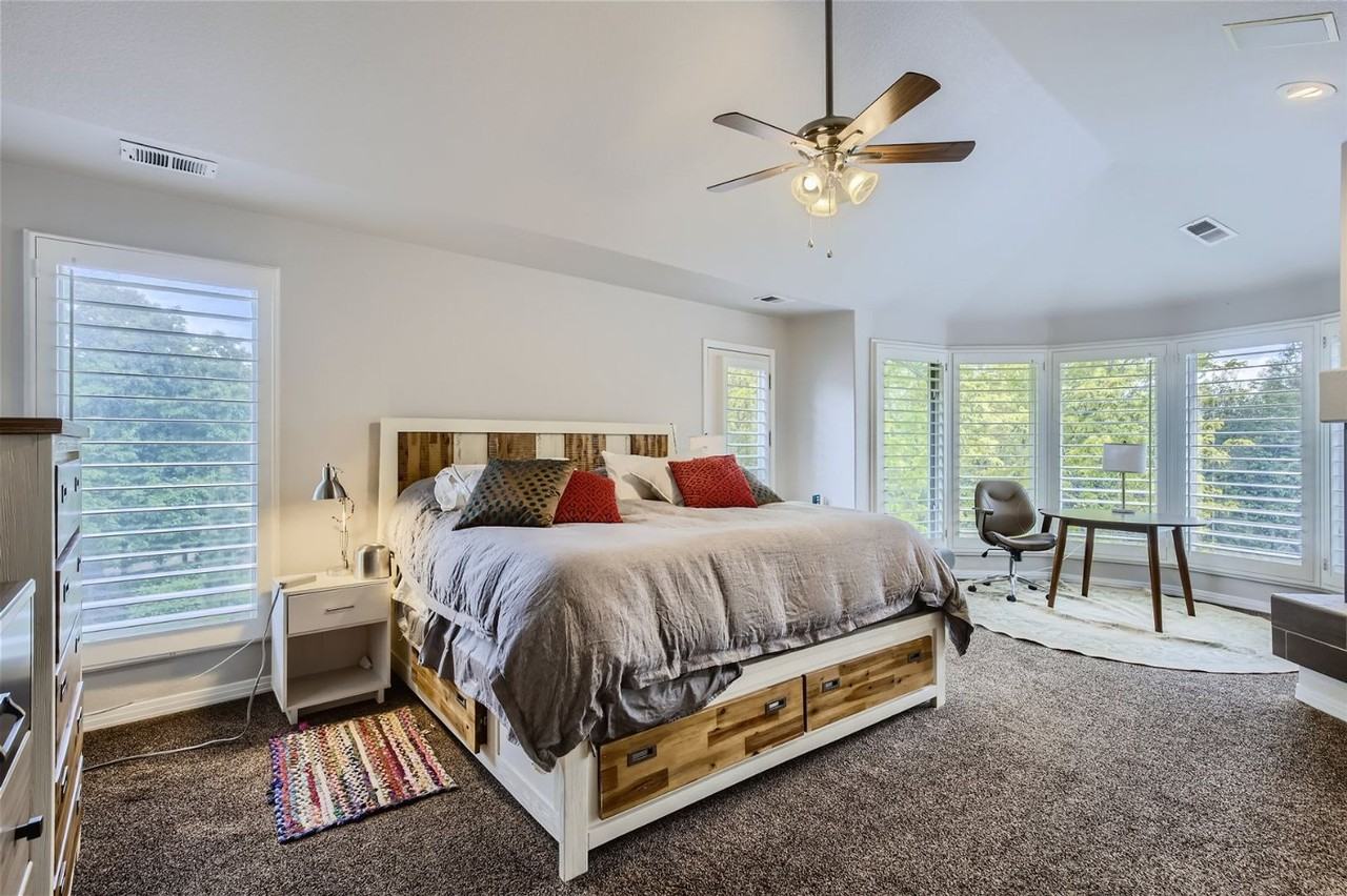 7215 Spring Creek Cir - Photo 3 of 28