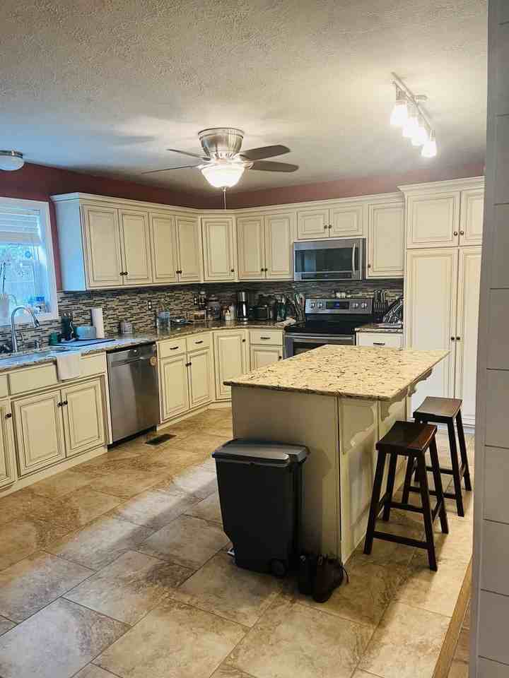 14255 Camden Ln - Photo 2 of 20