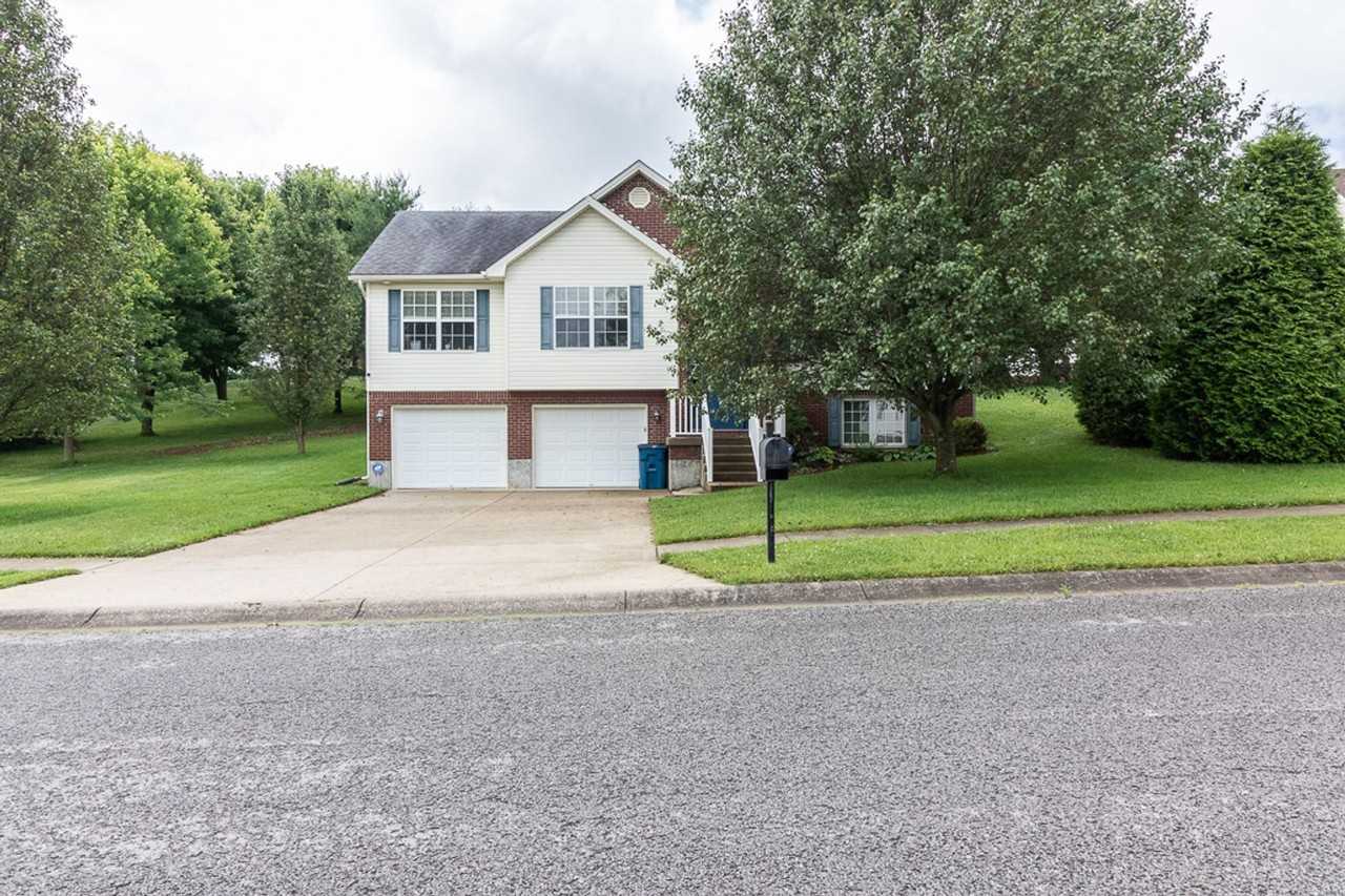 705 Wandering Way - Photo 2 of 47