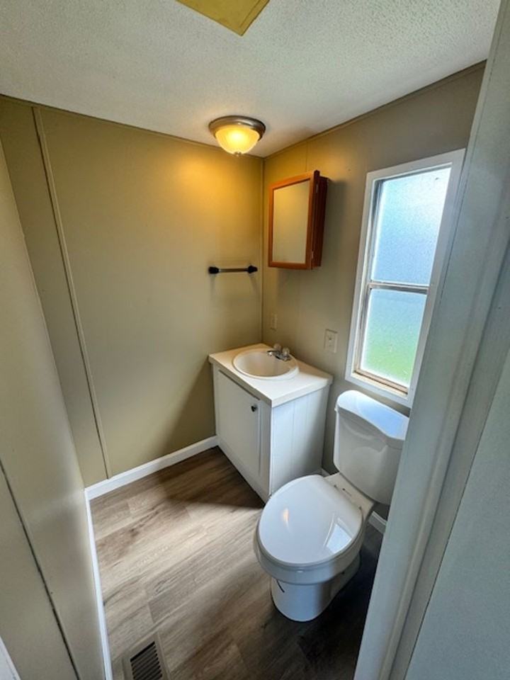 5 Greeley St - Photo 2 of 7