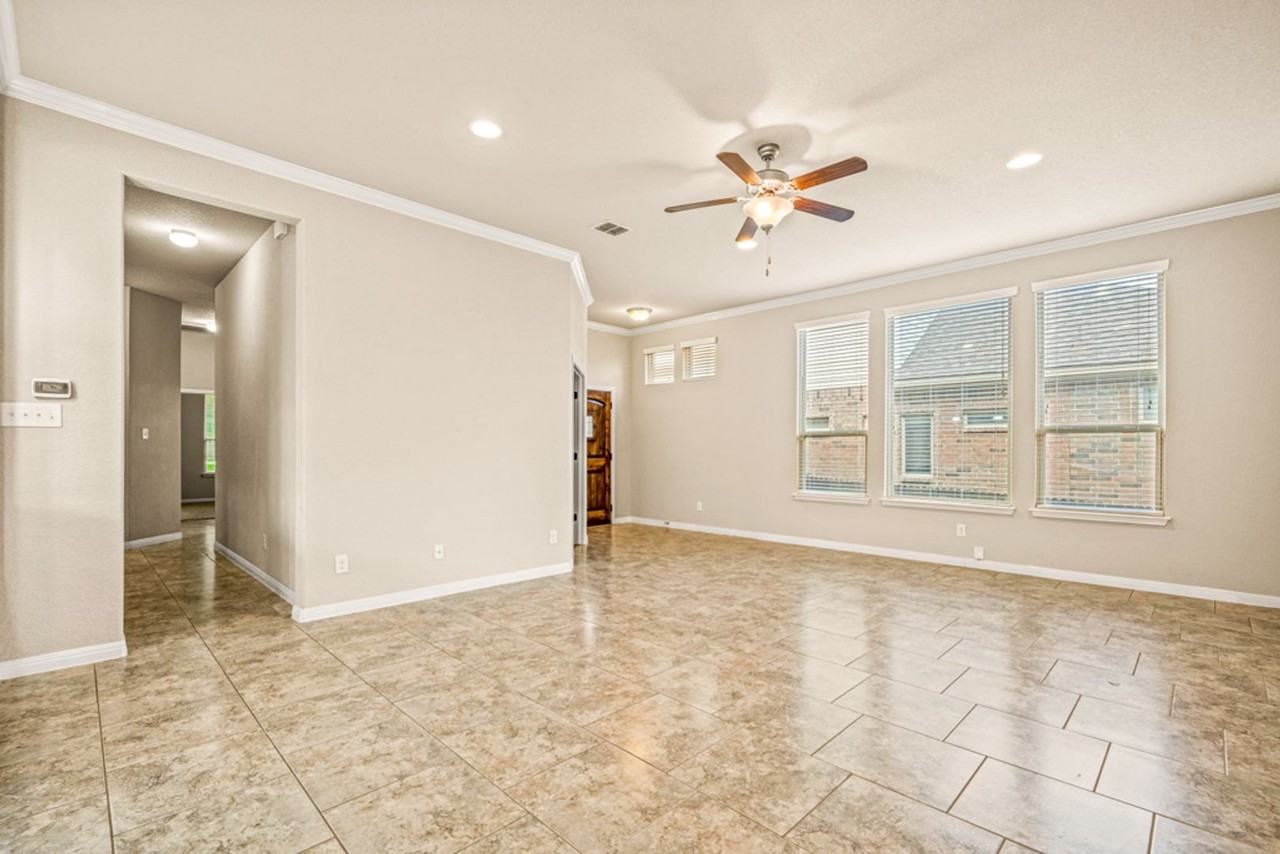 12014 Bailey Hls - Photo 4 of 35