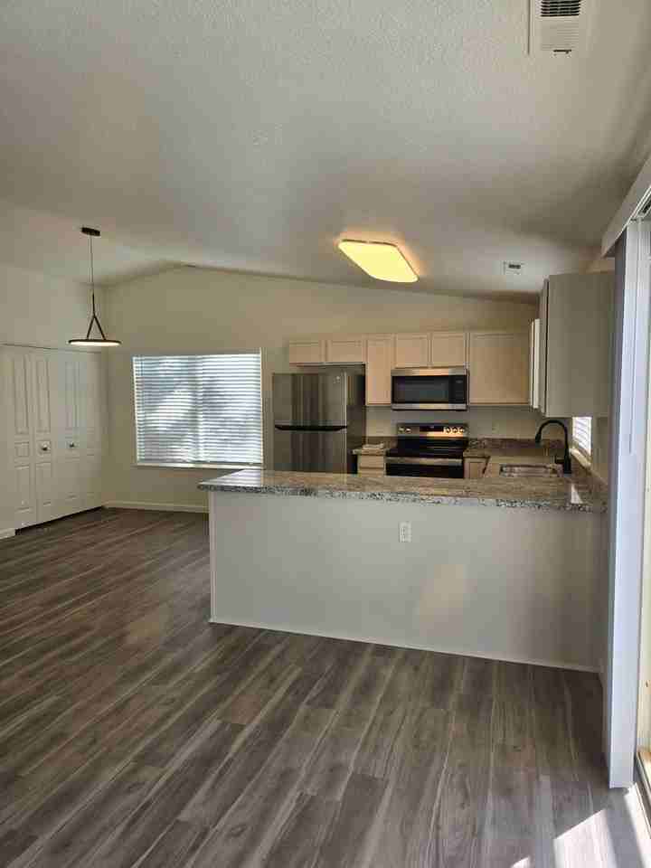 219 Corral Dr - Photo 2 of 9