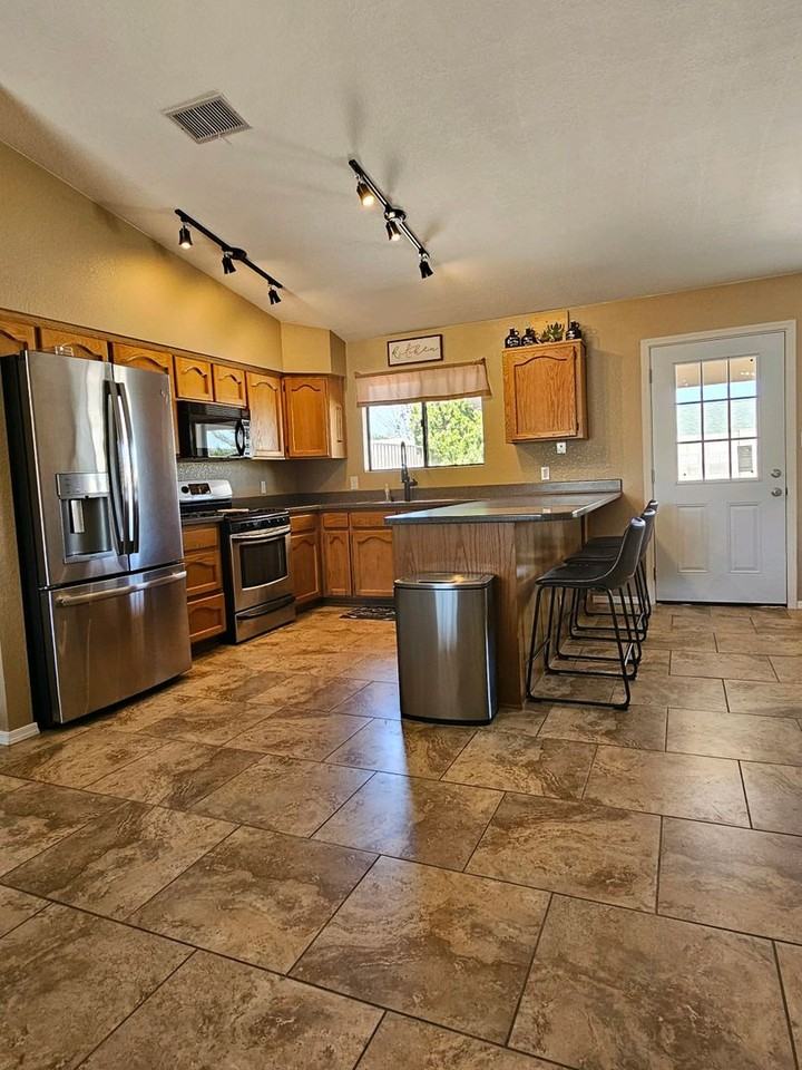 2872 Canyon View Dr - Photo 3 of 23