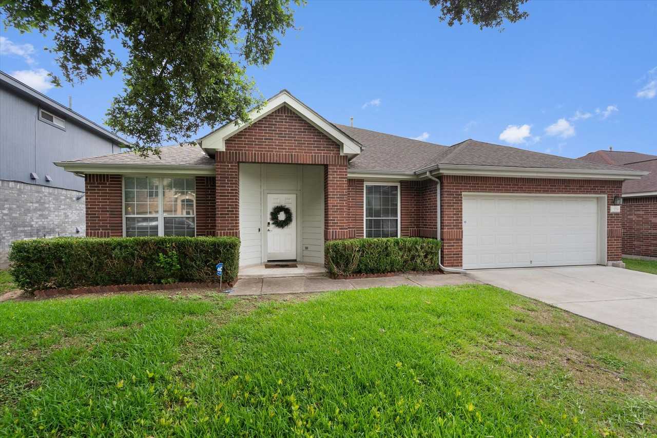 1716 Jerusalem Dr - Photo 3 of 37