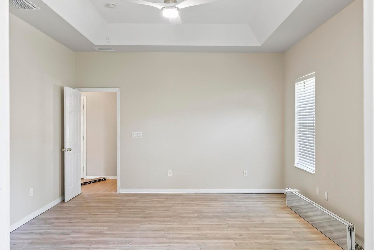 24 Lakecliff Dr - Photo 5 of 50