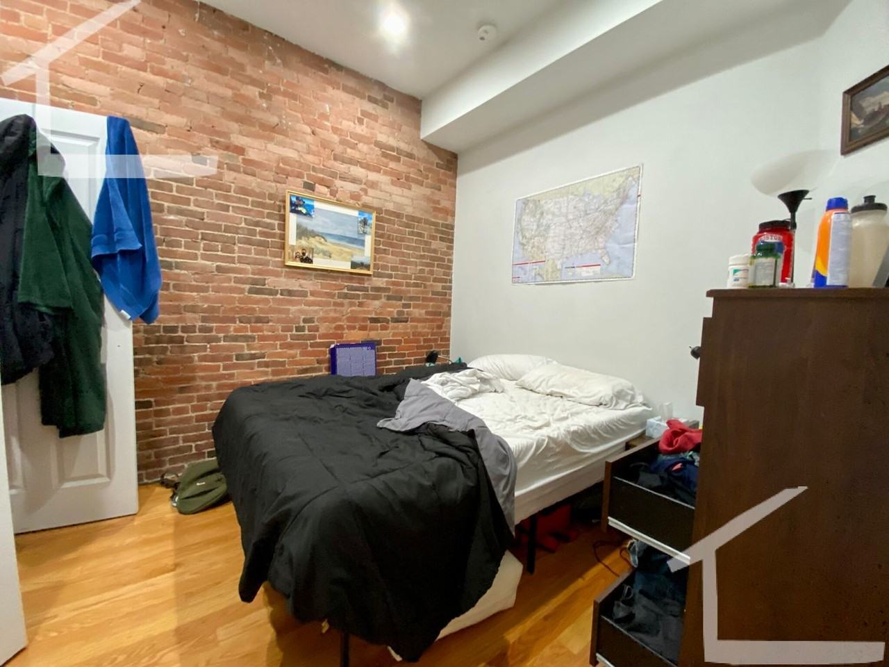 1079 Beacon St - Photo 3 of 17