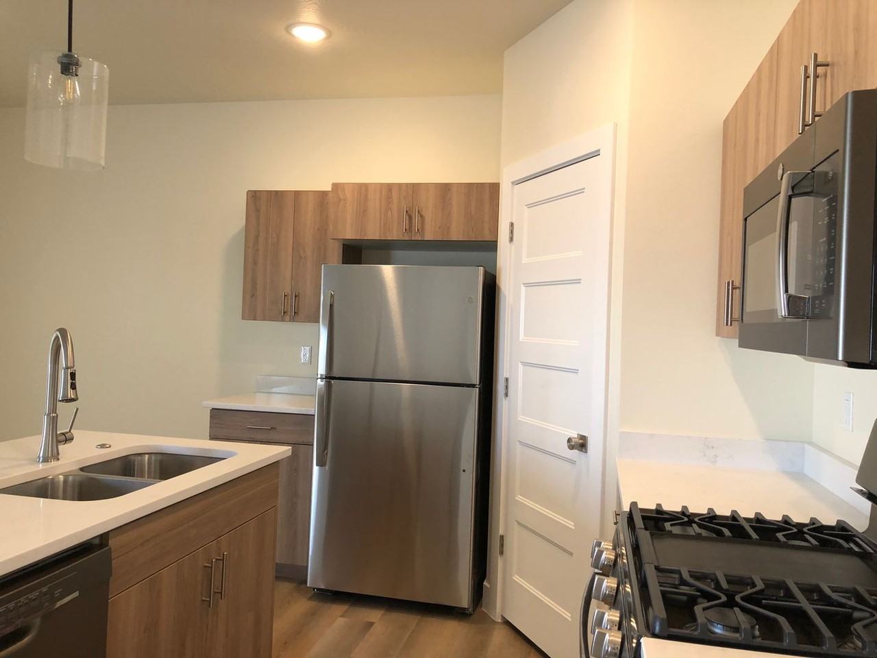 287 W 1425 N #4 - Photo 2 of 14