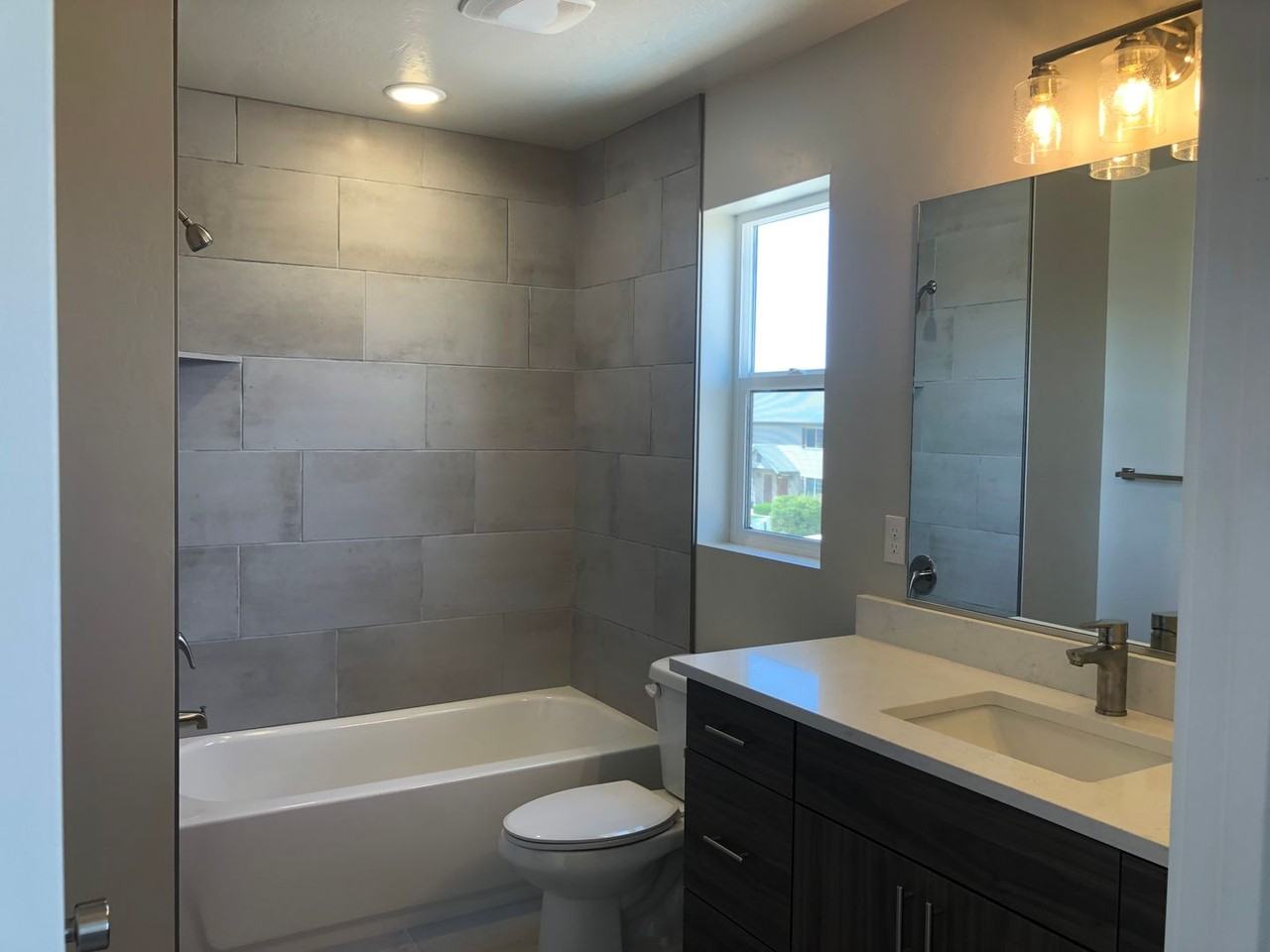 287 W 1425 N #4 - Photo 6 of 14