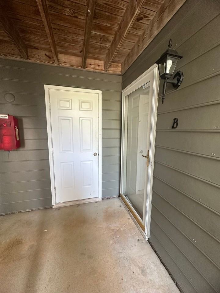 806 Ashebrook Dr Apt B - Photo 3 of 28