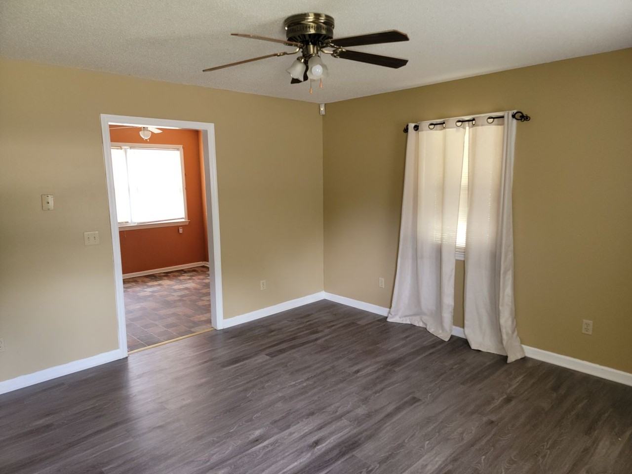 102 Loispaul Cir - Photo 2 of 13