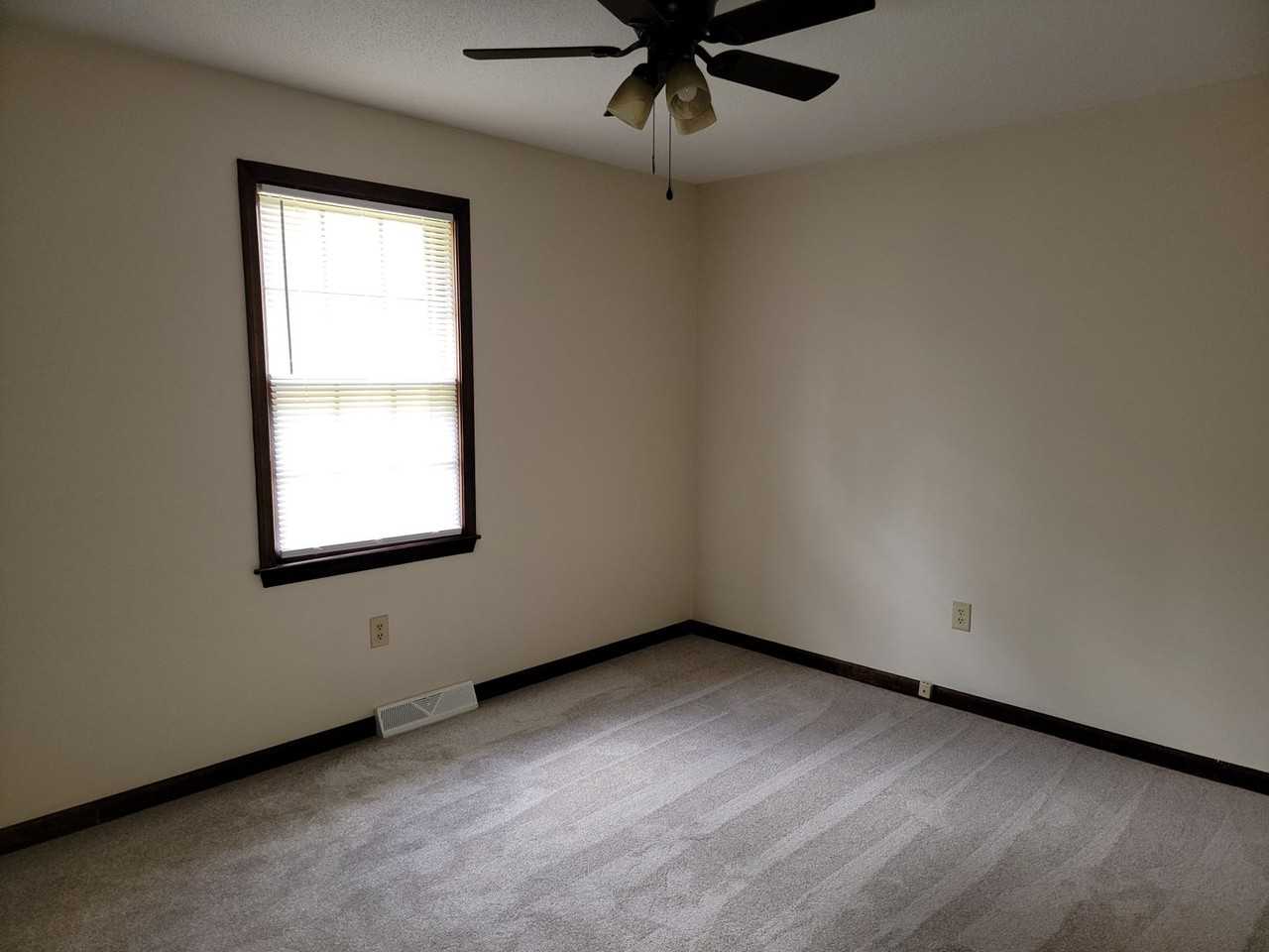 1275 Cleckley Boulevard - Photo 5 of 17