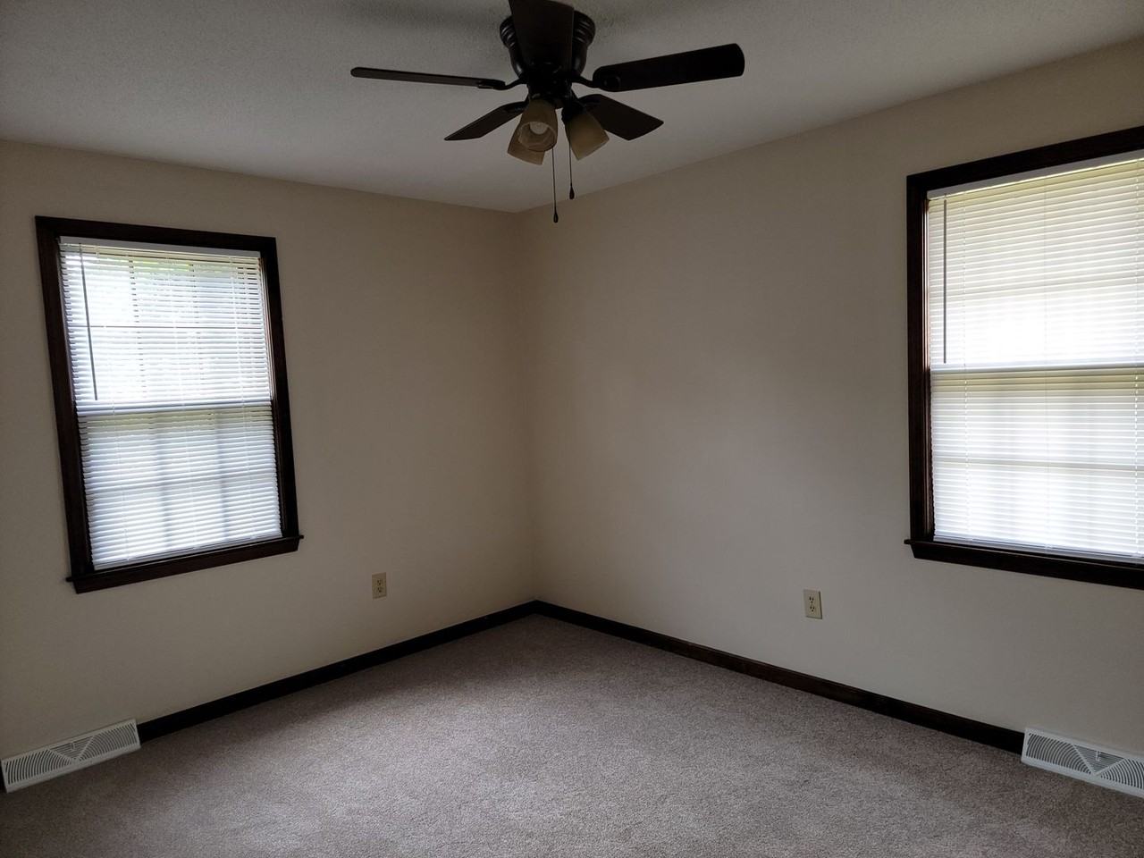 1275 Cleckley Boulevard - Photo 6 of 17