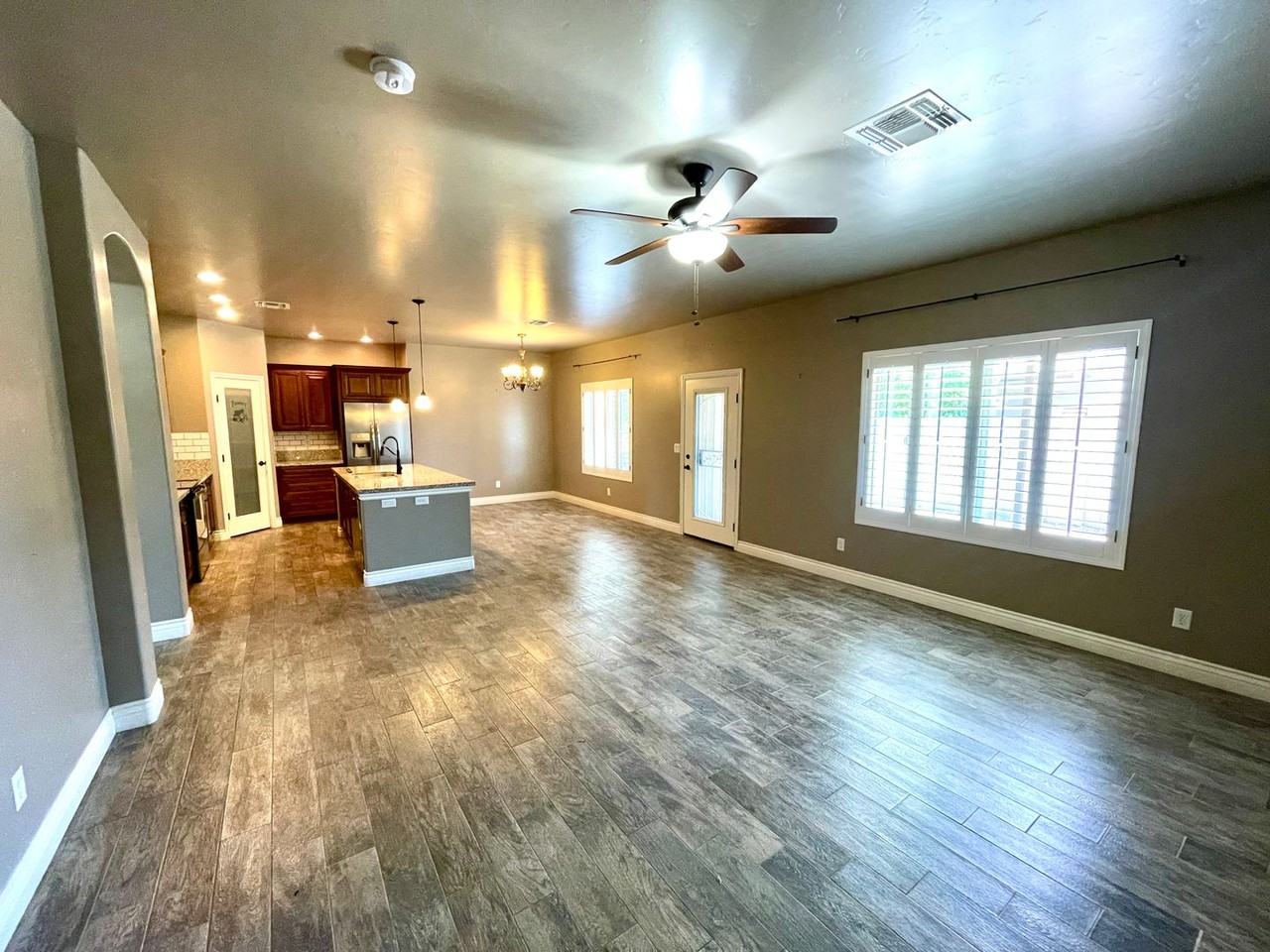 3822 Newport Cv - Photo 3 of 41