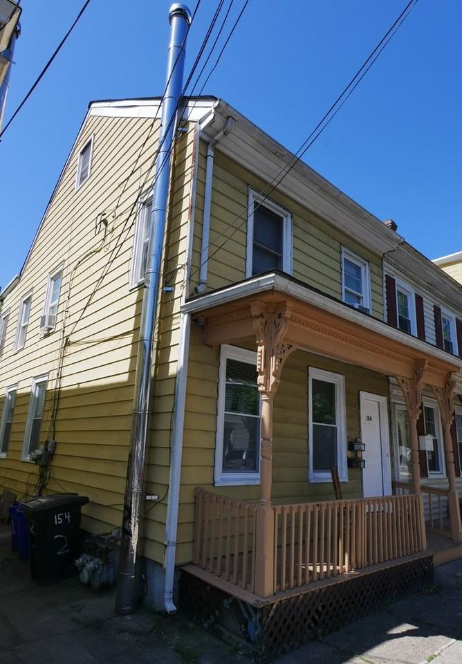 154 Otter St 1st Fl - Photo 2 of 17