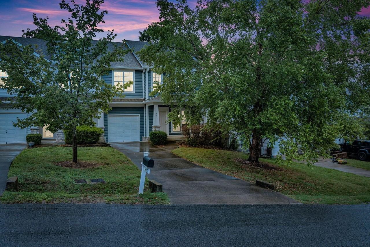 407 Normandy Cir - Photo 3 of 50