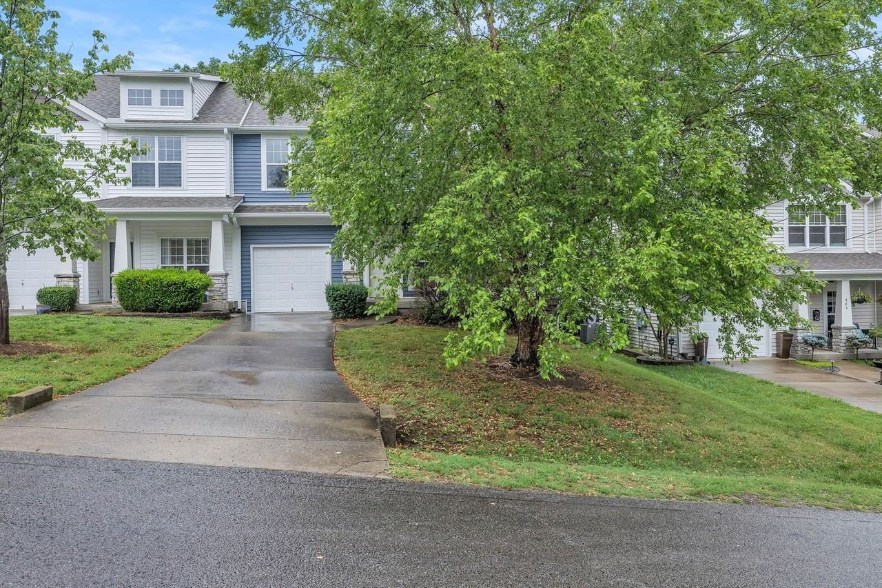 407 Normandy Cir - Photo 4 of 50