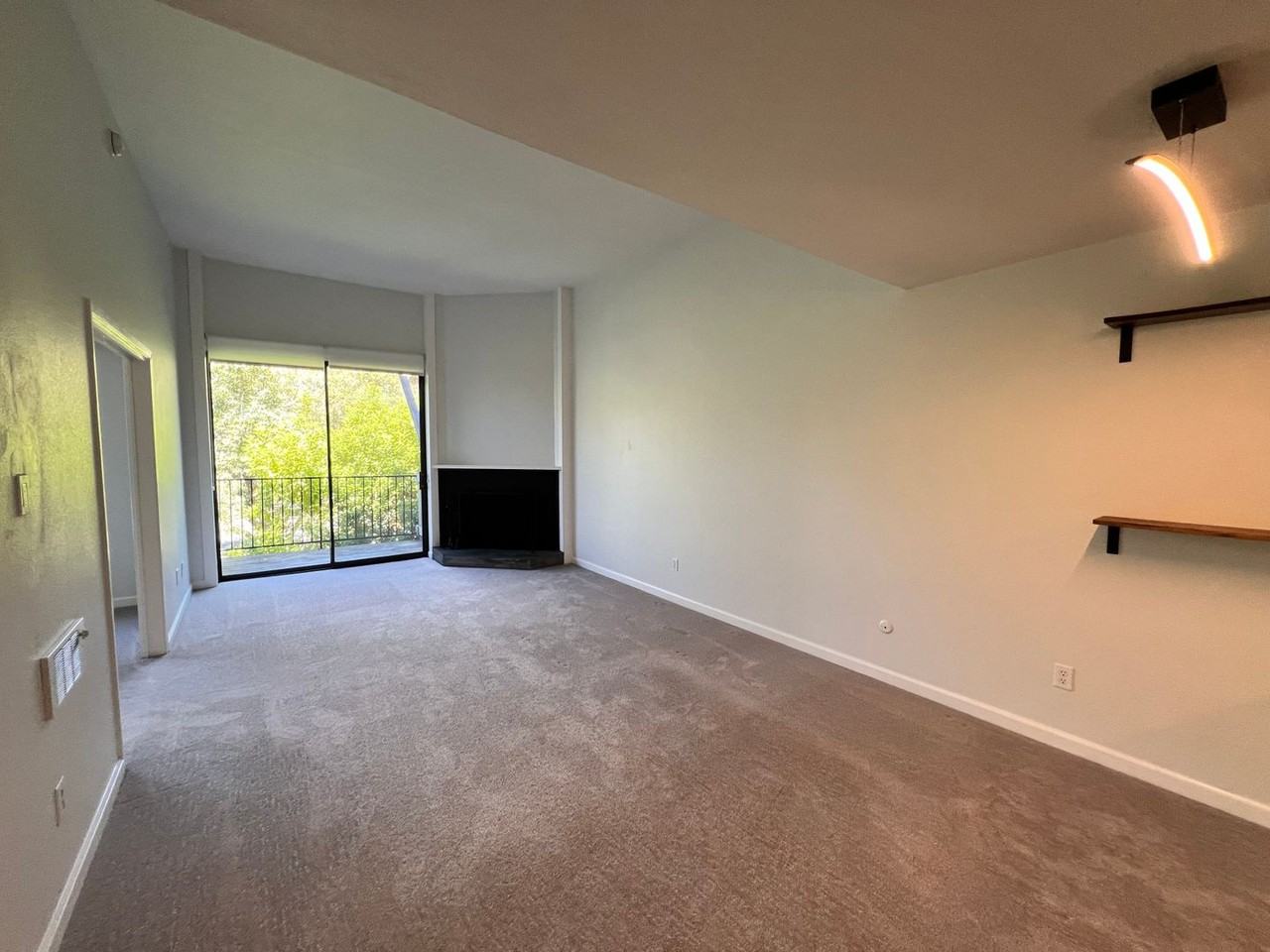 563 Seaver Dr - Photo 2 of 18